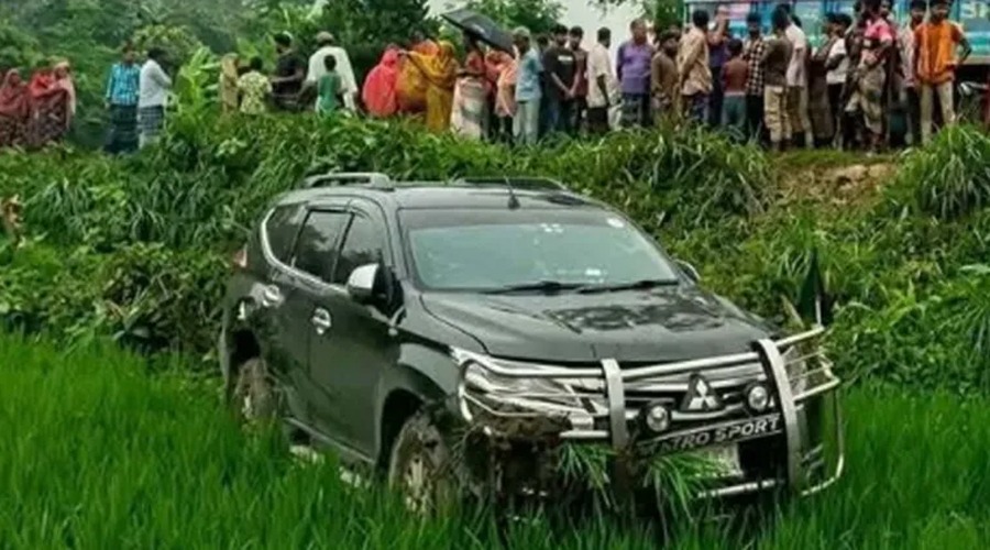 বগুড়ায় বৃদ্ধাকে বাঁচাতে গিয়ে দুর্ঘটনা, স্ত্রীসহ আহত প্রতিমন্ত্রী