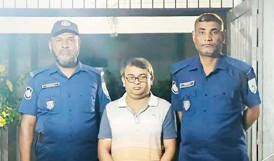 চিরিরবন্দরে ভুয়া চিকিৎসক আটক, জরিমানা ও কারাদন্ড