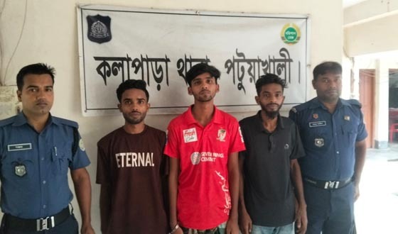 কলাপাড়ায় ইয়াবাসহ চারজন গ্রেফতার
