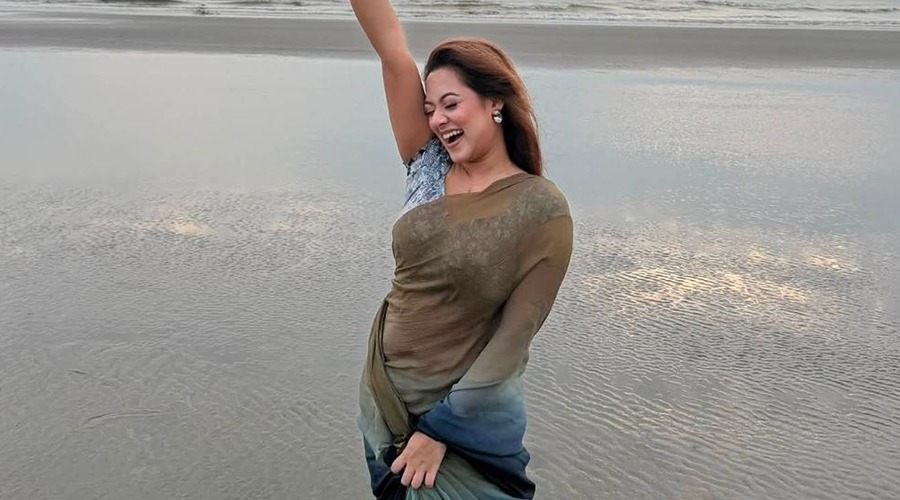 হঠাৎ সমুদ্রপাড়ে দীঘি