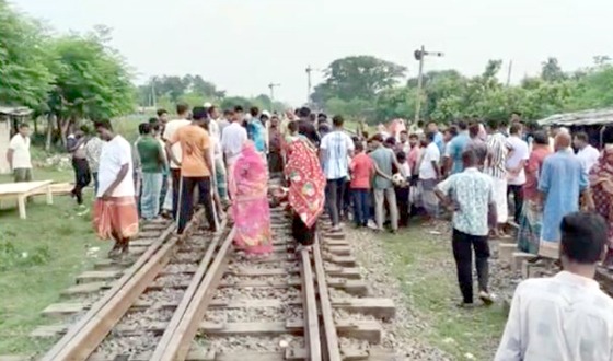 ফুলবাড়ীতে ট্রেনে কাটা পড়ে বৃদ্ধের মৃত্যু