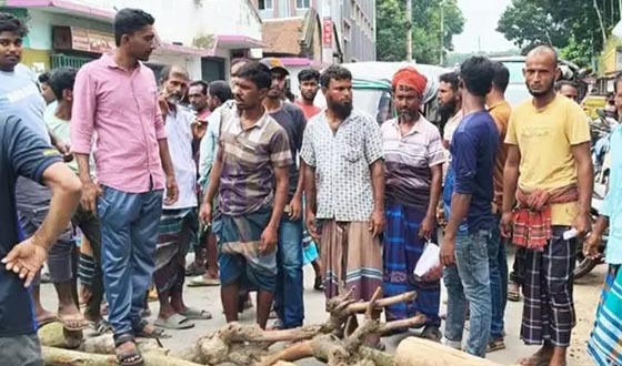 শৈলকুপায় সারের দাবীতে কৃষকের সড়ক অবরোধ