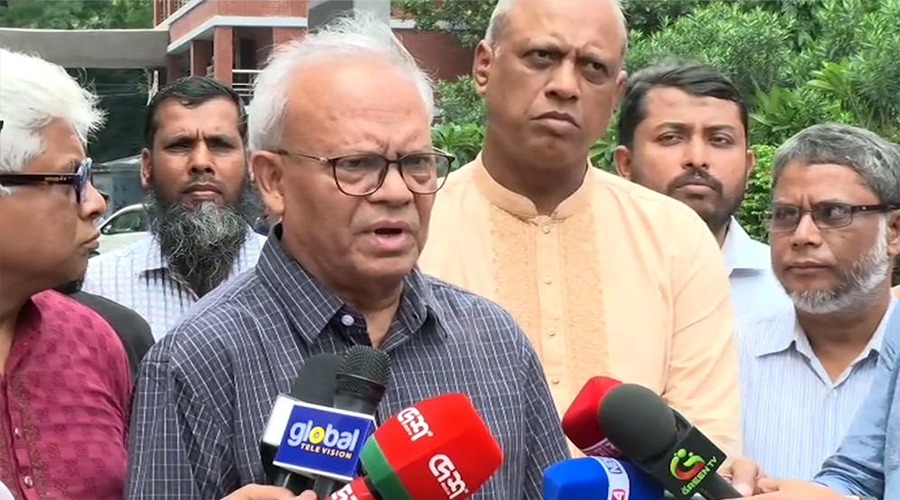 বিরোধী দল ভুল ত্রুটি ধরিয়ে না দিয়ে ভিন্ন পন্থা বেছে নিচ্ছে: রিজভী