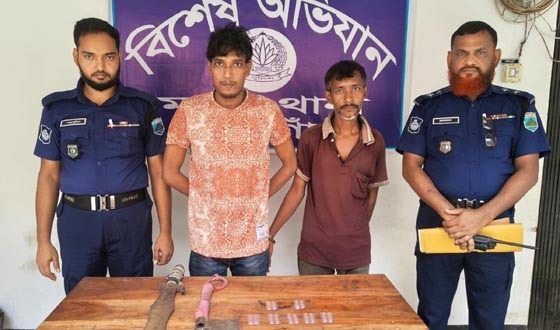 মান্দায় টাপেন্ডাডল ও দেশীয় অস্ত্রসহ দুই ব্যক্তি গ্রেপ্তার