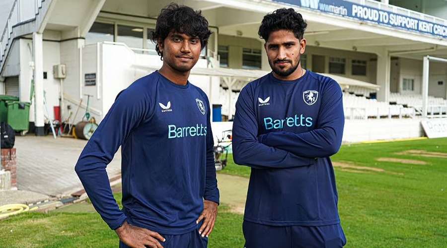 দুর্দান্ত বোলিং হাসানের, অভিষেকেই তিন উইকেট নিলেন খালেদ
