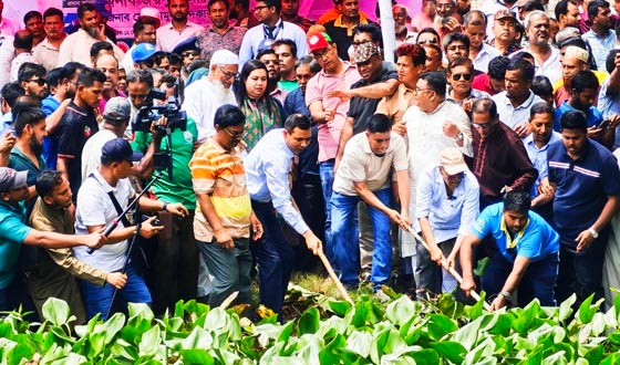 রাজারবের খাল পরিষ্কার, মাঠে নেমে নেতৃত্ব দিলেন ইউএনও