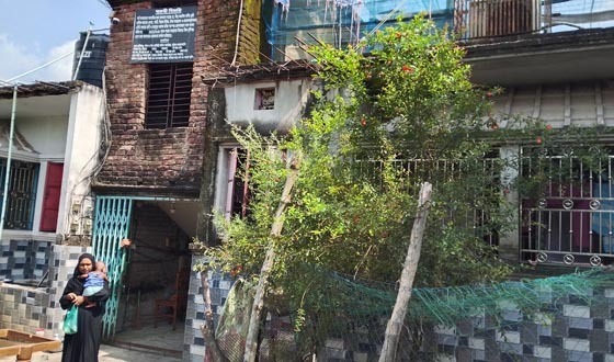 গজারিয়া বসতবাড়ির বিদ্যুৎ সংযোগ কেটে দেওয়ার অভিযোগ মেয়ের বিরুদ্ধে