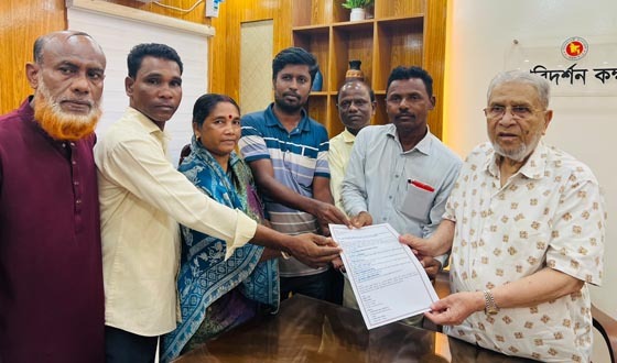 মাধবপুরে চা শ্রমিকদের ছয় দফা দাবি বাস্তবায়নের দাবিতে স্মারকলিপি