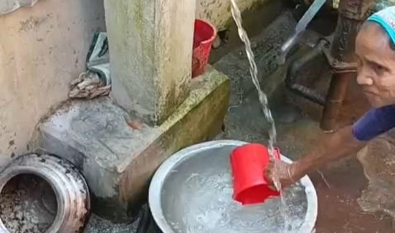 সুন্দরগঞ্জে পানি শোধনাগার ঠিকাদারের গাফিলতির কারনে ধরে বন্ধ