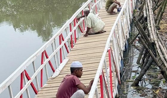 চার গ্রামের মানুষের স্বপ্ন একটি ভাসমান সেতু
