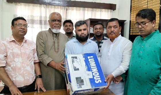 হাইমচর স্বাস্থ্য কমপ্লেক্সে এমপি মানিকের পক্ষে আইপিএস প্রদান