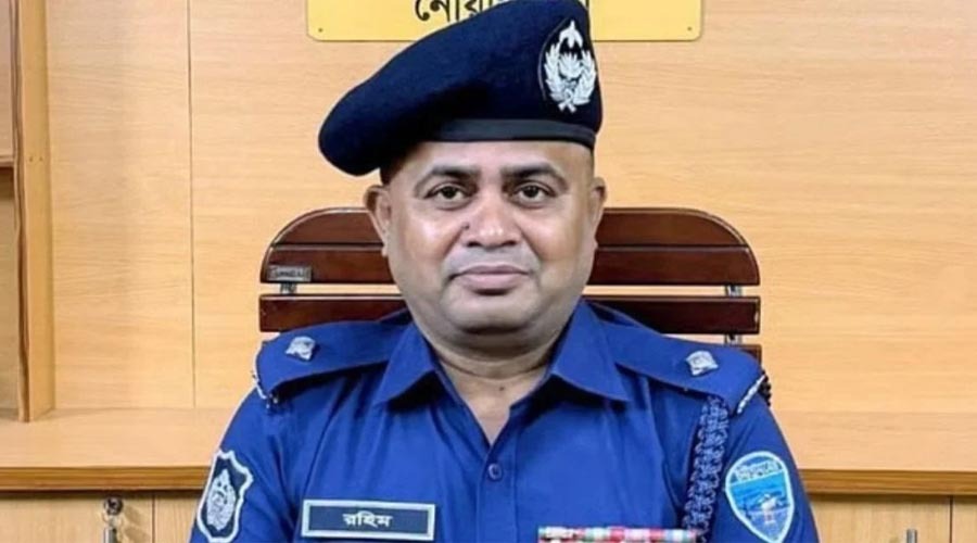 আওয়ামী লীগ সমর্থকের বাড়িতে ভূরিভোজ, সেনবাগ থানার ওসি প্রত্যাহার