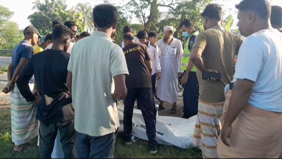 ঈশ্বরদীতে বাস চাপায় প্রাণ গেল মোটরসাইকেল আরোহীর