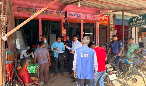 ঝিনাইদহের বিভিন্ন ব্যবসায় প্রতিষ্ঠানে ভ্রাম্যমান আদালতের অভিযান