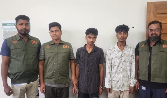 রূপসায় বিএনপি নেতাকে হত্যা চেষ্টা মামলায় দুই সন্ত্রাসী গ্রেফতার
