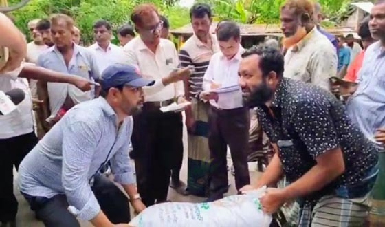 ঝিনাইদহে সার মজুদের অভিযোগে ডিলারকে জরিমানা