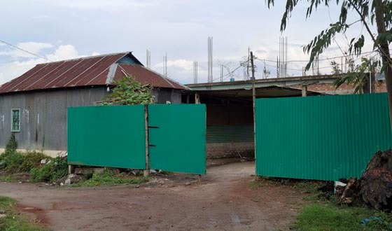 আবাসিক এলাকায় মিঠু বিড়ির কারখানা, গন্ধে অতিষ্ঠ এলাকাবাসী