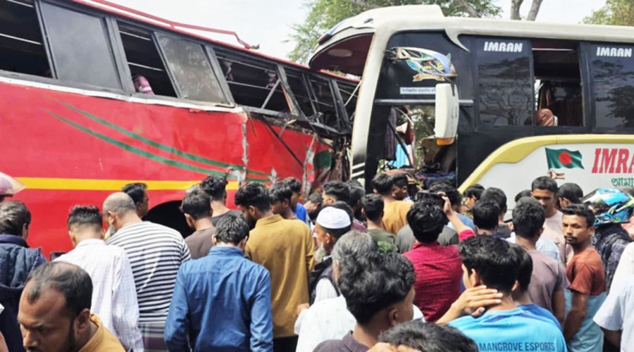 মাদারীপুরে বিকল বাসে আরেক বাসের ধাক্কায় ৩ জন নিহত