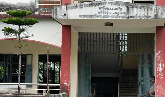 রৌমারীতে স্কুল ঘেঁষে ইট ভাটা স্বাস্থ্য ঝুঁকিতে শিক্ষার্থীসহ স্থানীয়রা