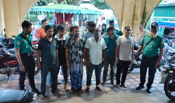 বরিশালে গোপন বৈঠক থেকে ১২ জন আটক