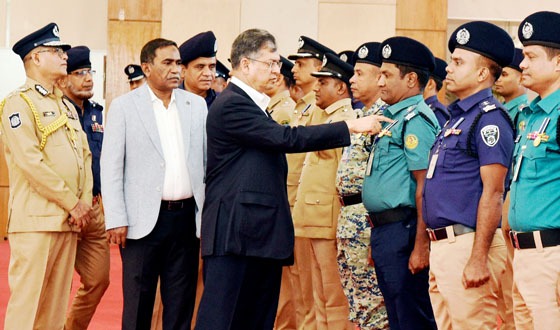 খুলনায় রাষ্ট্রপতি পুলিশ পদকে ভূষিত লবনচোরা থানার সেকেন্ড অফিসার
