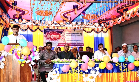 গোমস্তাপুরে জোহুর আহমেদ মিঞা কলেজে নবীন বরণ