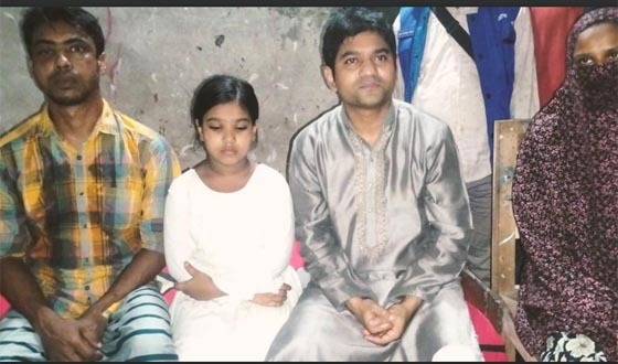 একটি রুটি, এক কাপ চা আর একটি নিষ্পাপ শিশুর ভালবাসা