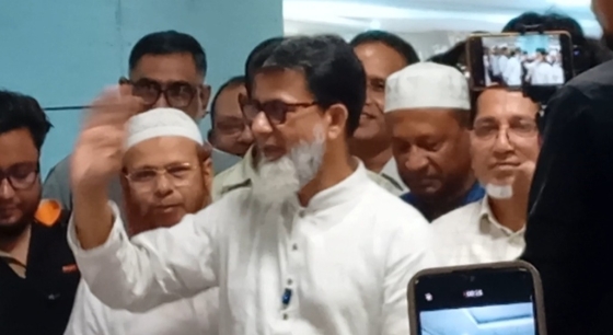 ঢাকাস্থ ন্যাশনাল আইডিয়াল স্কুল অ্যান্ড কলেজের একাদশ শ্রেণির শিক্ষার্থীদের নবীন বরণ